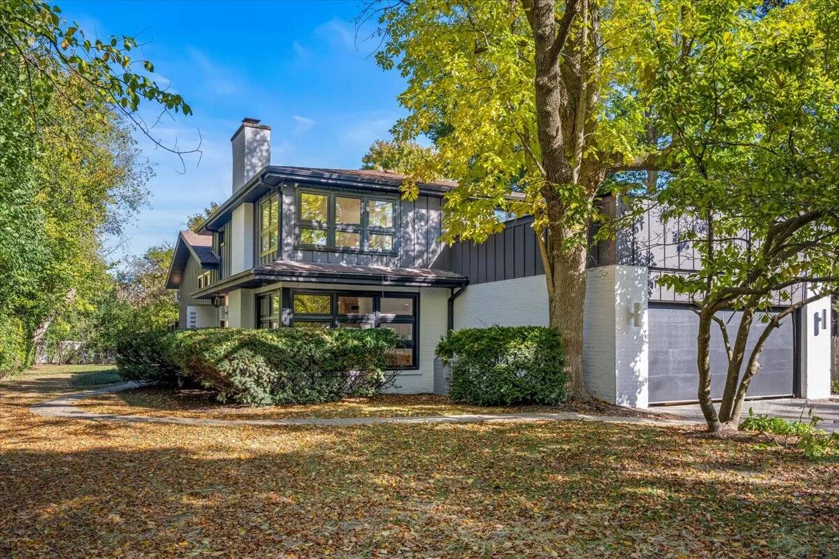 1077 Green Bay Rd, Glencoe