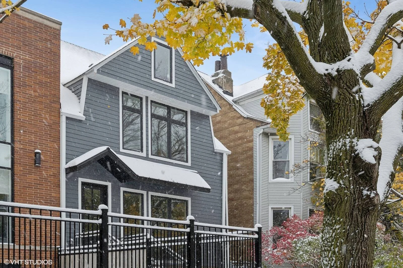1452 W Belle Plaine Ave, Chicago