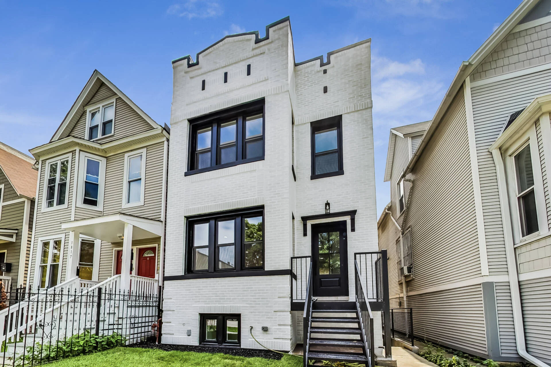 1819 W Berwyn Ave, Chicago
